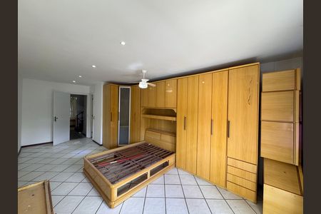 Casa de condomínio para alugar com 220m², 3 quartos e 2 vagas Casa de condomínio para alugar com 220m², 3 quartos e 2 vagasSuíte 1