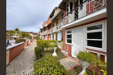 Casa de condomínio para alugar com 220m², 3 quartos e 2 vagas Casa de condomínio para alugar com 220m², 3 quartos e 2 vagasFachada do Imóvel
