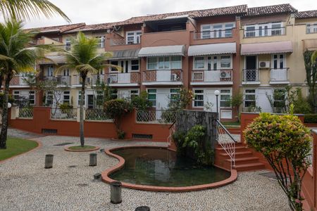 Casa de condomínio para alugar com 220m², 3 quartos e 2 vagas Casa de condomínio para alugar com 220m², 3 quartos e 2 vagasÁrea comum