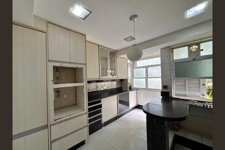Casa de condomínio para alugar com 220m², 3 quartos e 2 vagas Casa de condomínio para alugar com 220m², 3 quartos e 2 vagasCozinha