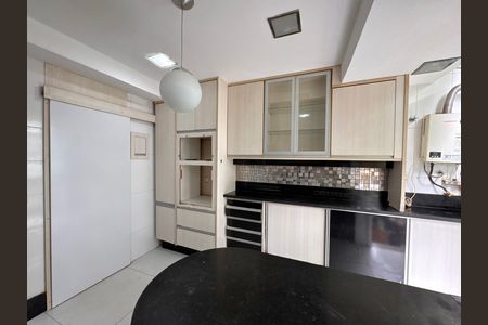Casa de condomínio para alugar com 220m², 3 quartos e 2 vagas Casa de condomínio para alugar com 220m², 3 quartos e 2 vagasCozinha