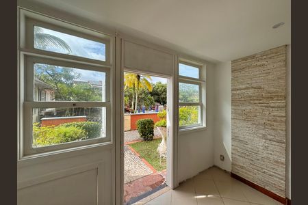 Sala de casa de condomínio para alugar com 3 quartos, 220m² em Recreio dos Bandeirantes, Rio de Janeiro