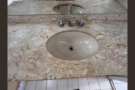 Casa de condomínio para alugar com 220m², 3 quartos e 2 vagas Casa de condomínio para alugar com 220m², 3 quartos e 2 vagasSuíte 2 - Banheiro