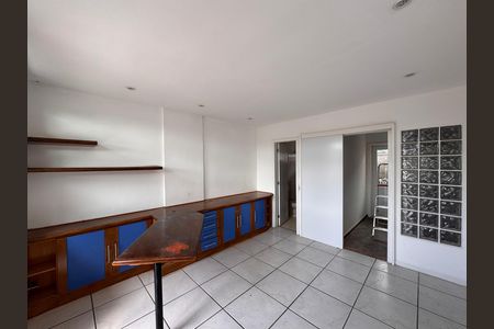 Casa de condomínio para alugar com 220m², 3 quartos e 2 vagas Casa de condomínio para alugar com 220m², 3 quartos e 2 vagasSuíte 2