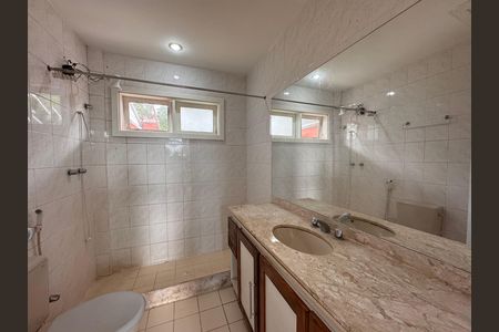Casa de condomínio para alugar com 220m², 3 quartos e 2 vagas Casa de condomínio para alugar com 220m², 3 quartos e 2 vagasSuíte 2 - Banheiro