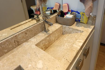 Apartamento à venda com 84m², 2 quartos e 1 vaga Apartamento à venda com 84m², 2 quartos e 1 vagaBanheiro da Suíte