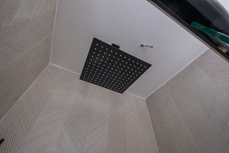 Banheiro de kitnet/studio para alugar com 1 quarto, 31m² em Pinheiros, São Paulo