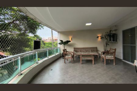 Apartamento à venda com 197m², 3 quartos e 2 vagasVaranda