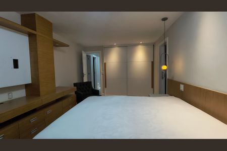 Apartamento à venda com 197m², 3 quartos e 2 vagasSuíte 1