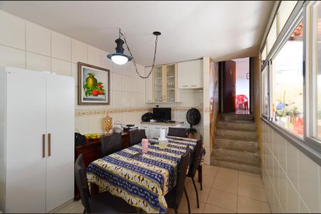 Casa à venda com 320m², 4 quartos e 2 vagasCozinha