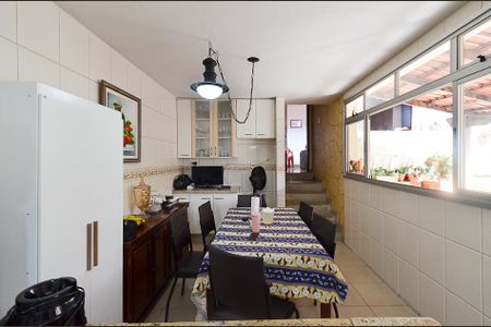 Casa à venda com 320m², 4 quartos e 2 vagasCozinha