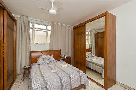 Casa à venda com 320m², 4 quartos e 2 vagasSuíte