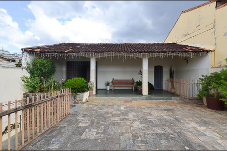 Casa à venda com 320m², 4 quartos e 2 vagasVaranda