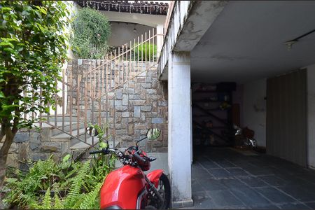 Casa à venda com 320m², 4 quartos e 2 vagasGaragem