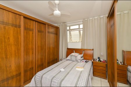 Casa à venda com 320m², 4 quartos e 2 vagasSuíte
