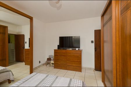 Casa à venda com 320m², 4 quartos e 2 vagasSuíte