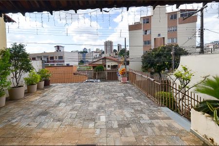 Casa à venda com 320m², 4 quartos e 2 vagasVaranda