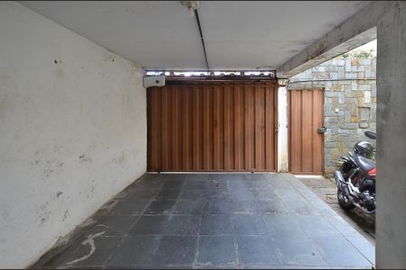 Casa à venda com 320m², 4 quartos e 2 vagasGaragem