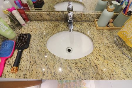 Apartamento à venda com 68m², 2 quartos e 1 vagaBanheiro Social