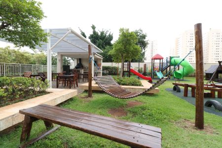 Apartamento para alugar com 100m², 4 quartos e 2 vagasÁrea comum - Playground