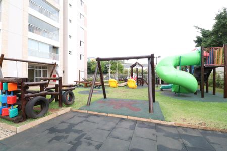Apartamento para alugar com 100m², 4 quartos e 2 vagasÁrea comum - Playground