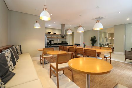 Apartamento para alugar com 100m², 4 quartos e 2 vagasÁrea comum - Salão de festas