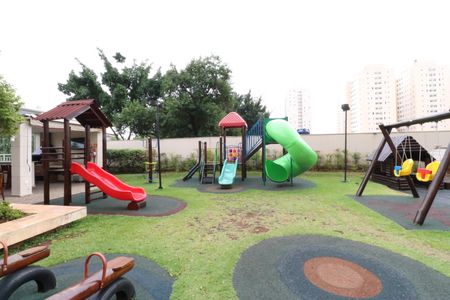 Apartamento para alugar com 100m², 4 quartos e 2 vagasÁrea comum - Playground