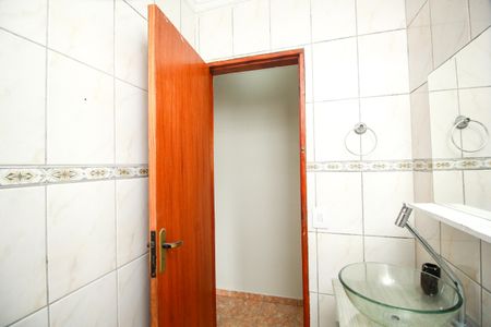 Apartamento à venda com 57m², 2 quartos e sem vaga Apartamento à venda com 57m², 2 quartos e sem vagaBanheiro