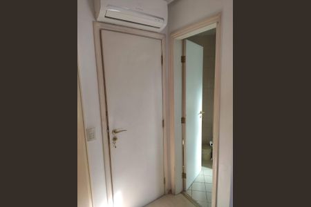Apartamento à venda com 210m², 3 quartos e 3 vagasFoto 01