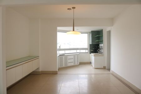 Apartamento para alugar com 230m², 3 quartos e 4 vagasSala