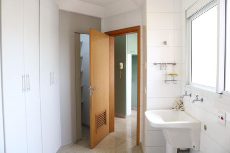 Apartamento para alugar com 230m², 3 quartos e 4 vagasÁrea de Serviço