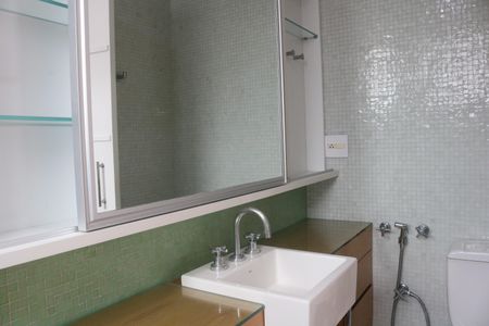 Apartamento para alugar com 230m², 3 quartos e 4 vagasBanheiro da Suíte 2
