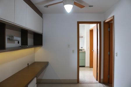 Apartamento para alugar com 230m², 3 quartos e 4 vagasEscritório