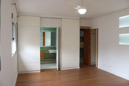 Apartamento para alugar com 230m², 3 quartos e 4 vagasSuíte 2
