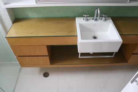 Apartamento para alugar com 230m², 3 quartos e 4 vagasBanheiro da Suíte 2