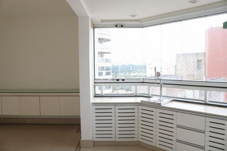 Apartamento para alugar com 230m², 3 quartos e 4 vagasSala