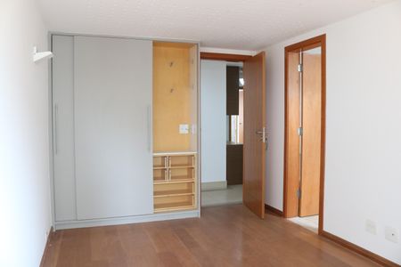 Apartamento para alugar com 230m², 3 quartos e 4 vagasSuíte