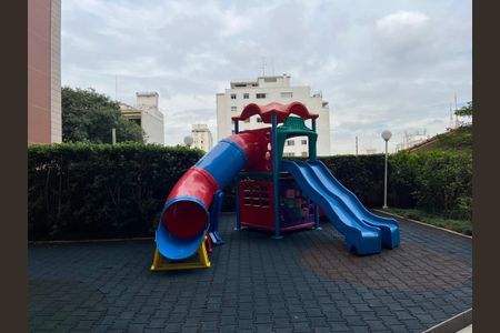 Apartamento para alugar com 230m², 3 quartos e 4 vagasÁrea comum - Playground