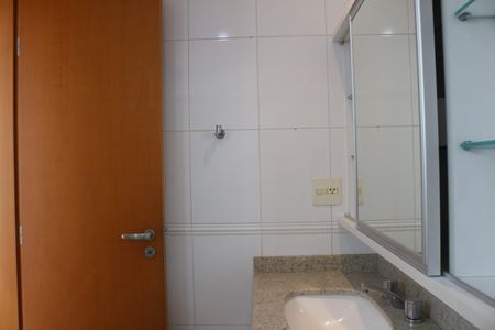 Apartamento para alugar com 230m², 3 quartos e 4 vagasBanheiro social