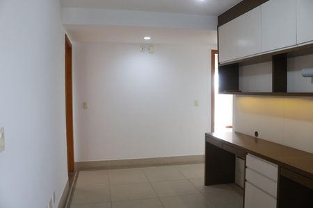 Apartamento para alugar com 230m², 3 quartos e 4 vagasEscritório
