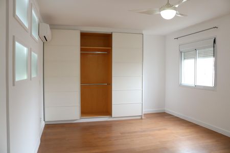 Apartamento para alugar com 230m², 3 quartos e 4 vagasSuíte 2