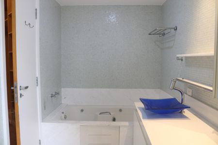 Apartamento para alugar com 230m², 3 quartos e 4 vagasBanheiro da Suíte 3