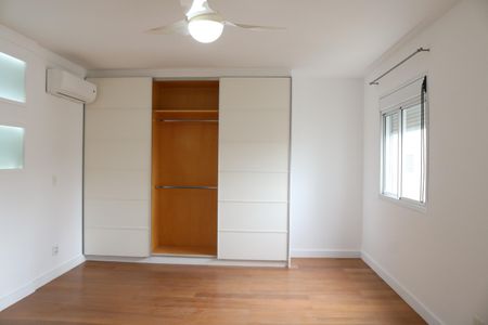 Apartamento para alugar com 230m², 3 quartos e 4 vagasSuíte 2