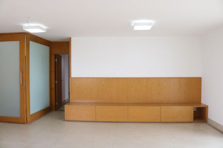 Apartamento para alugar com 230m², 3 quartos e 4 vagasSala