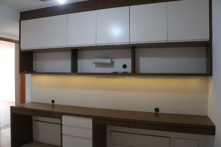 Apartamento para alugar com 230m², 3 quartos e 4 vagasEscritório