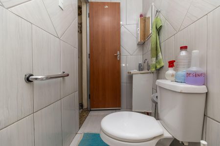 Casa à venda com 180m², 3 quartos e 2 vagas Casa à venda com 180m², 3 quartos e 2 vagasBanheiro - Casa 1
