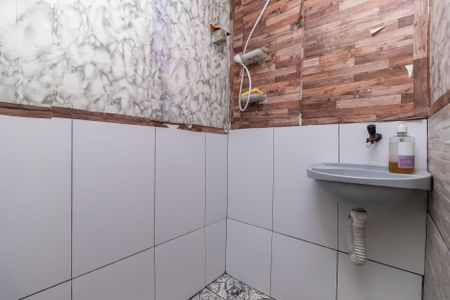 Casa à venda com 180m², 3 quartos e 2 vagas Casa à venda com 180m², 3 quartos e 2 vagasBanheiro - Casa 2