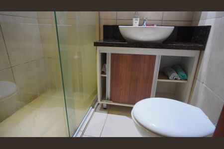 Casa à venda com 189m², 3 quartos e 3 vagasBanheiro suite 2