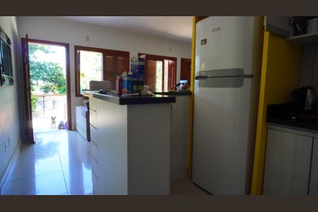 Casa à venda com 189m², 3 quartos e 3 vagasCozinha 