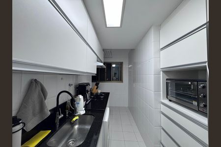 Apartamento à venda com 87m², 2 quartos e 2 vagasCozinha e Área de Serviço